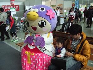おともだちと、ベンチでのひととき