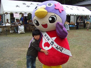 泉井神社でお友達と