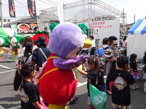 チアダンスJAMBOREEの子達と