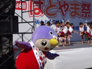 元気な鳩山幼稚園の子達の体操をみてはーとんも真似したくなったよ!