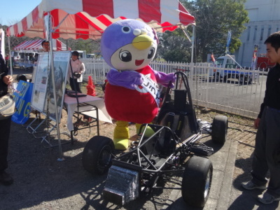 はーとんと東京電機大学フォーミュラカー