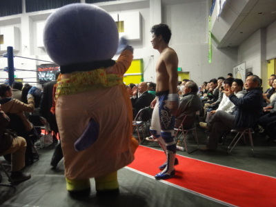 青柳選手とはーとん