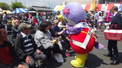 はーとんけんこう大使の仕事中