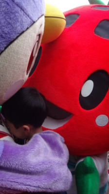 よしみんとはーとんで男の子をはさむ