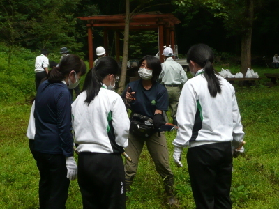 「里山環境保全活動・石坂の森の除草作業」(1回目)3