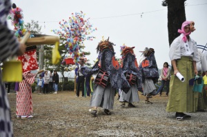 泉井神社獅子舞