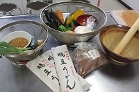 「鳩豆うどん」と食コミリーダーお手製の味噌
