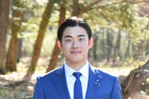 R8小川知也町長写真